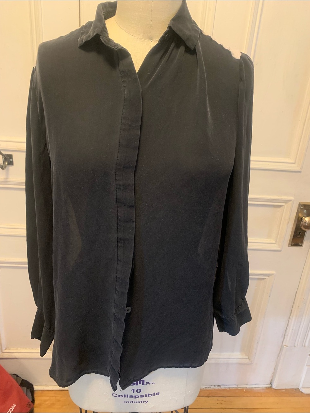Lola & Sophie Black and white  silk Top with White Label Detail.
